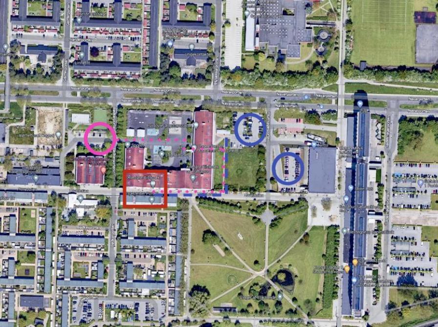 Luftfoto over Avedøre Bibliotek og Kulturhus med indtegnede indgangsparti og parkeringspladser