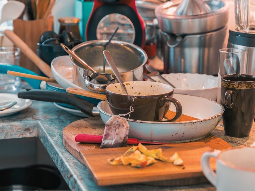 Stor opvask i køkken