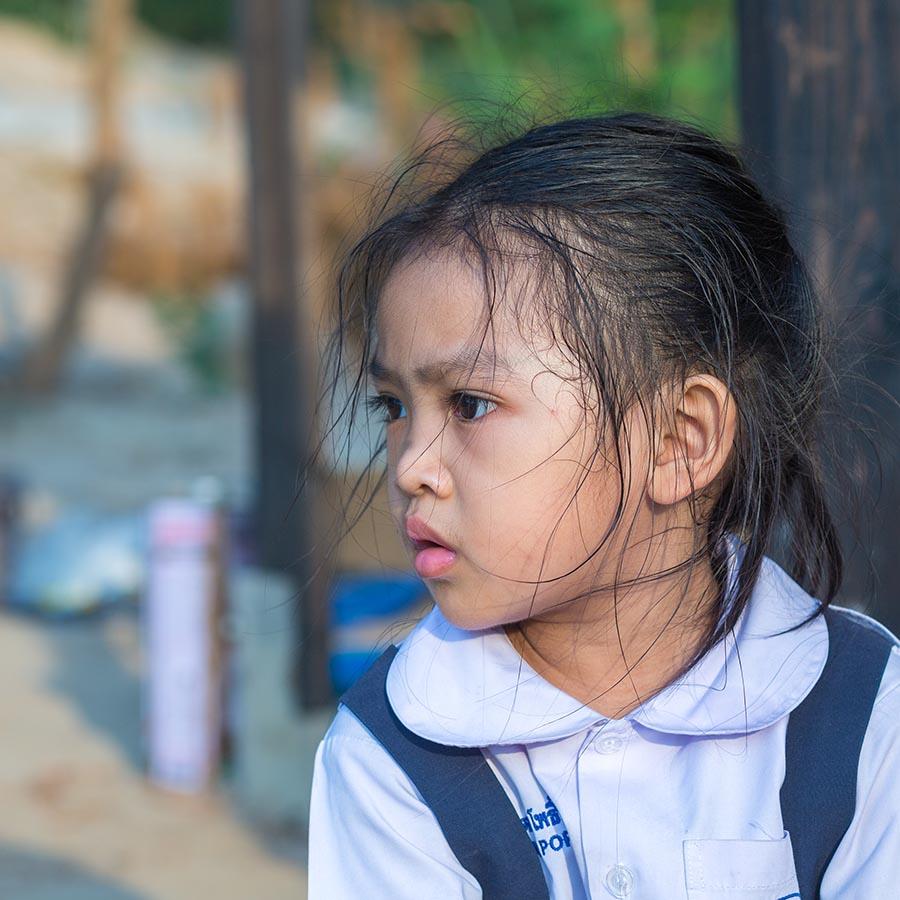 Foto af skolepige i Thailand
